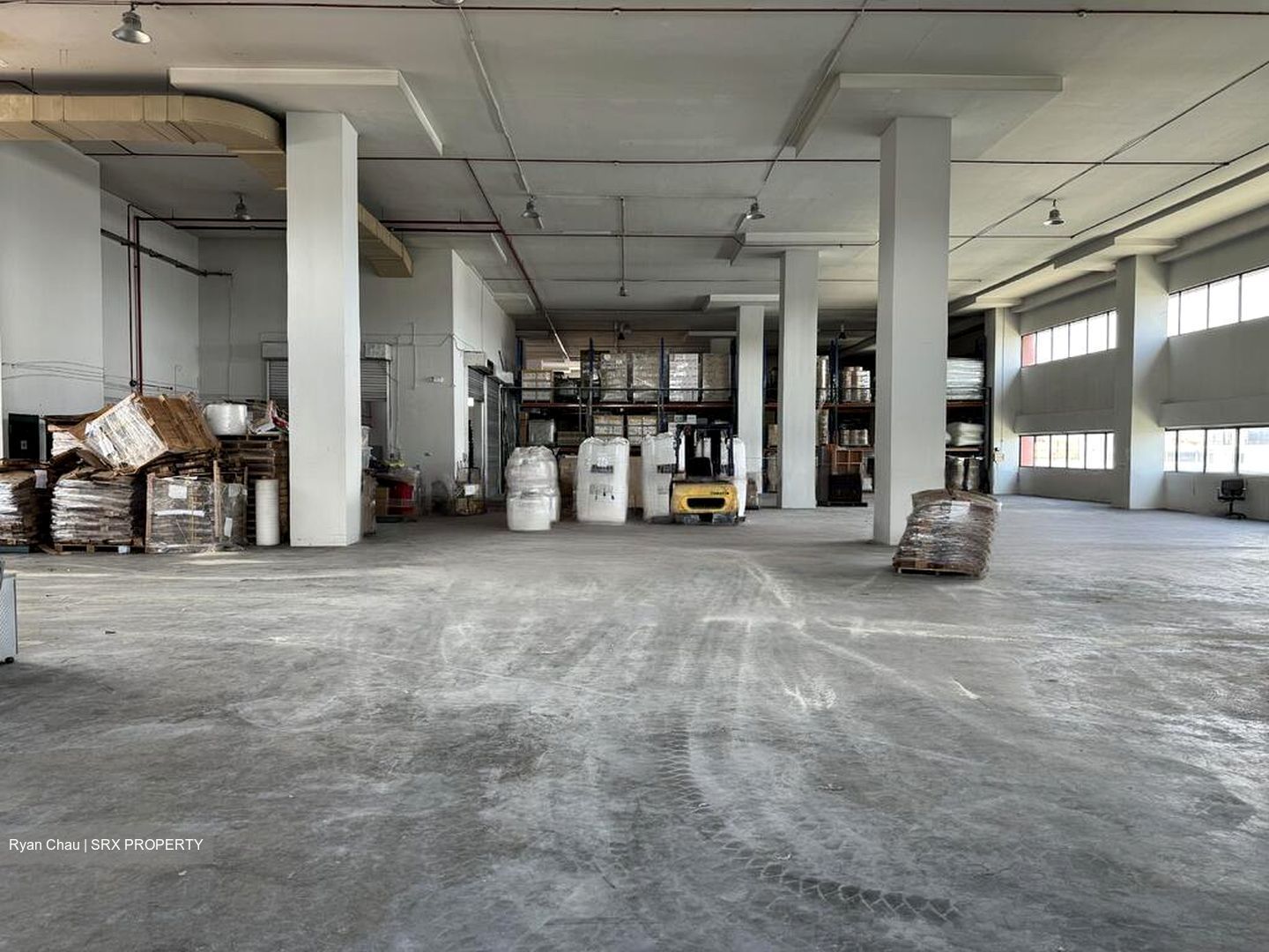 Gul Circle (D22), Warehouse #475688311